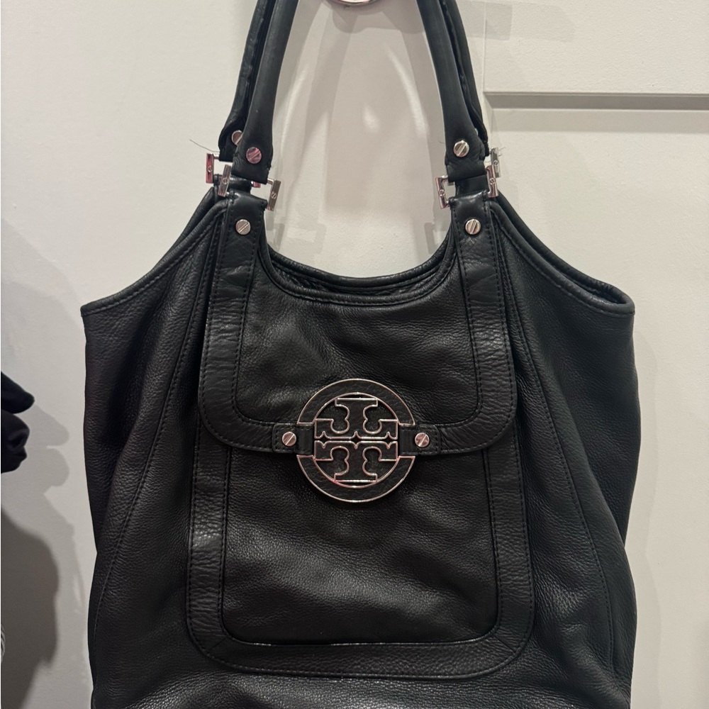 Tory Burch Black leather Shoulder Bag with logo medallion